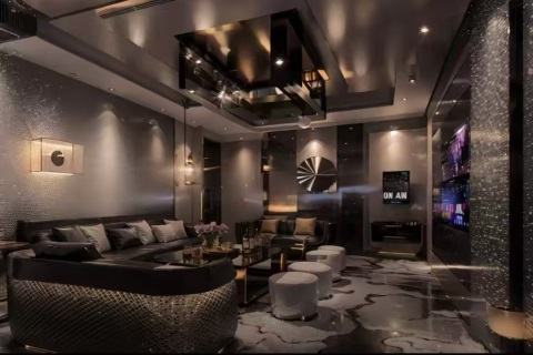 夜场舞台绽放青春风采 共筑璀璨梦想之旅